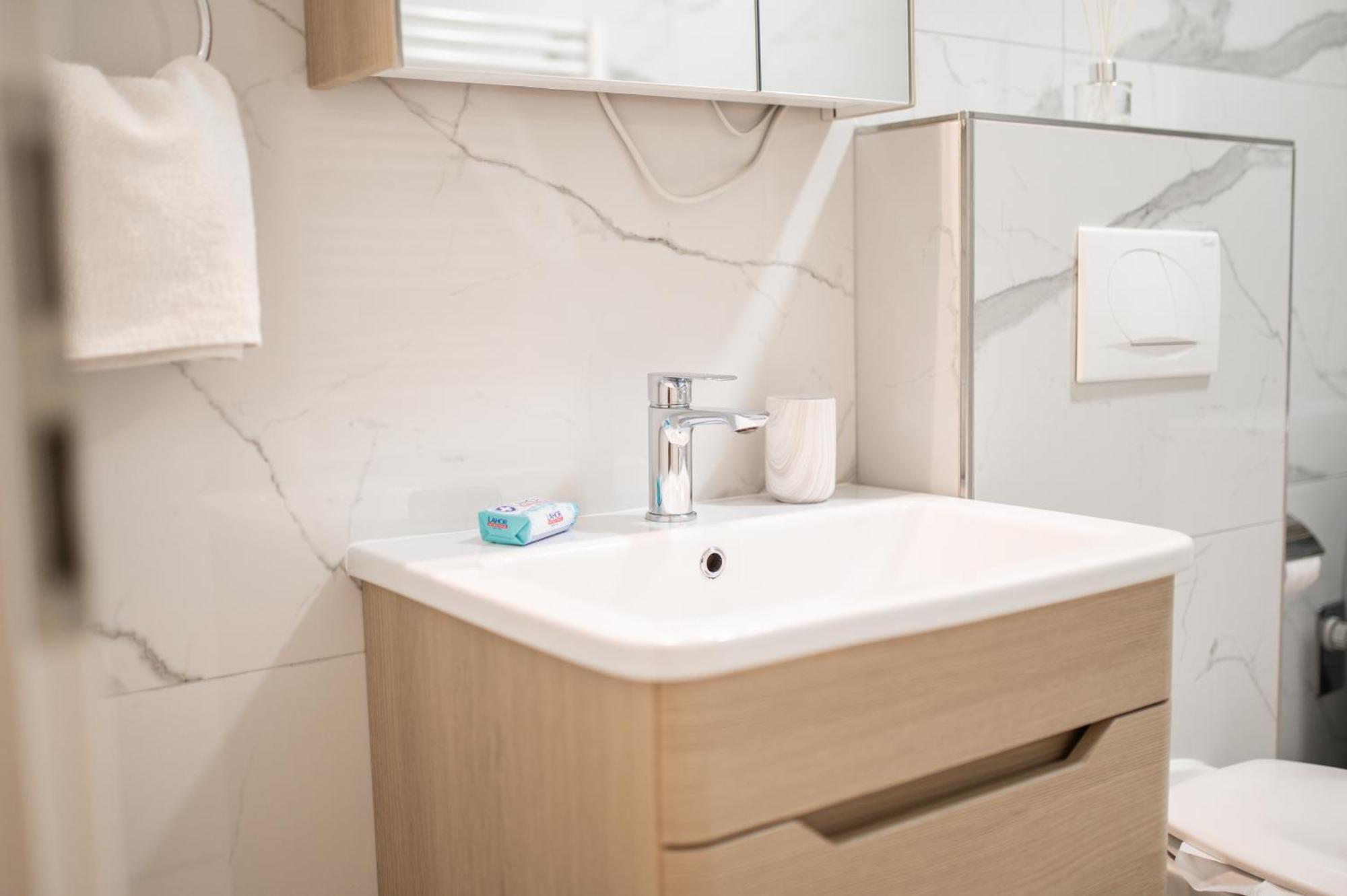 Apartment Vila Idila Тузла Экстерьер фото